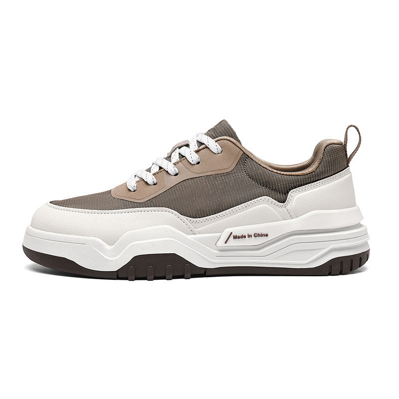 Simple color-blocked platform sneakers for men, breathable mesh upper, soft sole, versatile casual sports shoes.