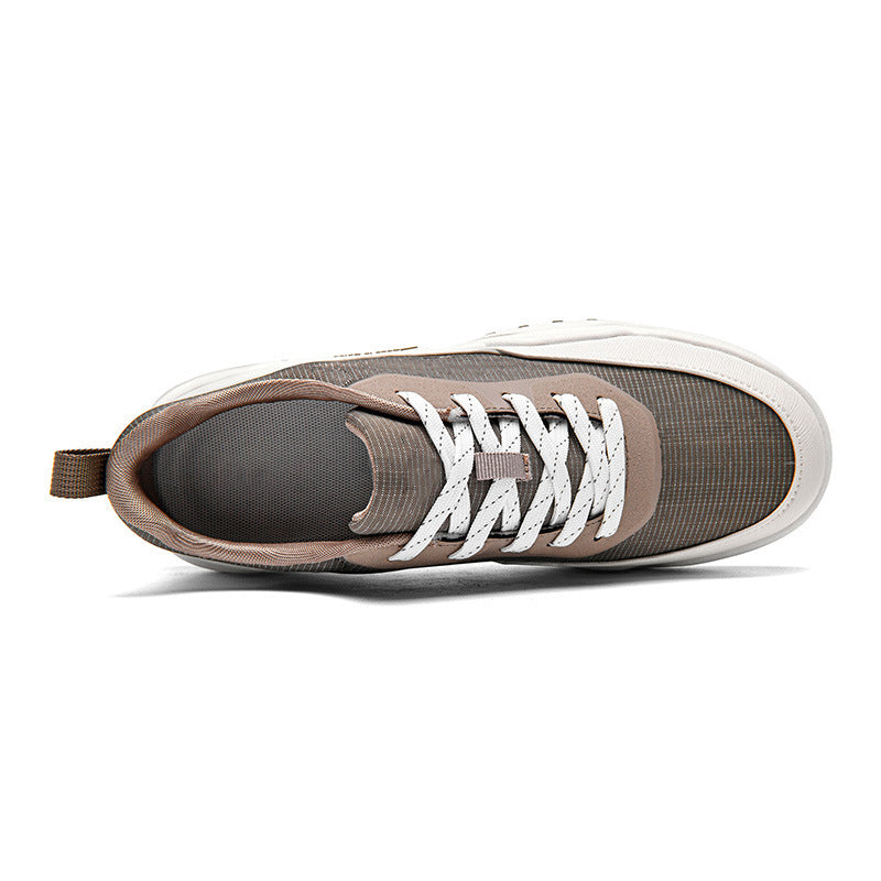 Simple color-blocked platform sneakers for men, breathable mesh upper, soft sole, versatile casual sports shoes.